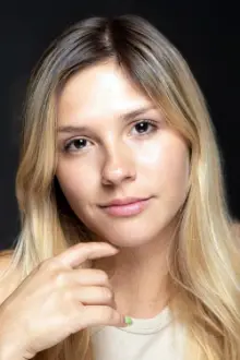 Paulina Vetrano como: Zoe Velázquez