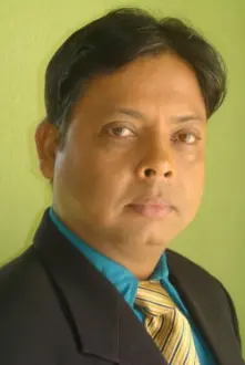 Sushil Pokharel como: Villan