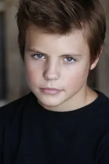 Connor Falk como: Young Amos