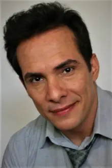 Alessandro Ramos como: Petrônio