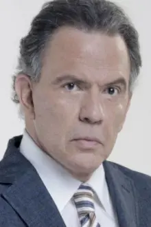 Marco Muñoz como: Damián