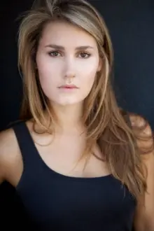 Hannah Vanderheide como: Amanda