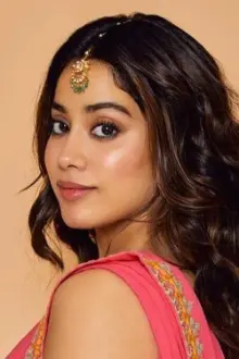 Janhvi Kapoor como: IAF Pilot Gunjan Saxena