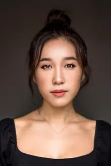 Jenny Zhou como: Mimi