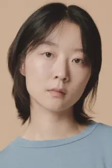 Lee Tae-kyung como: Young-jin