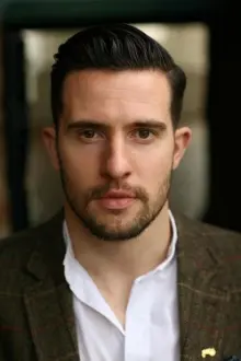 Michael Parr como: Arnie