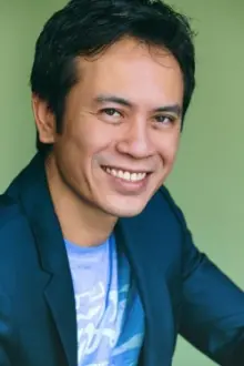 Evan Lai como: Hoang