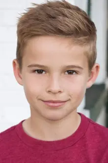 Brayden Benson como: Max