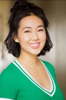 Angie Kim como: Hostess