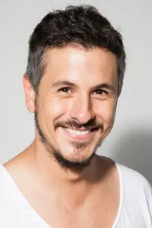 Álex Jiménez como: Ángel