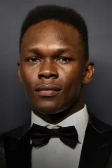 Israel Adesanya como: 