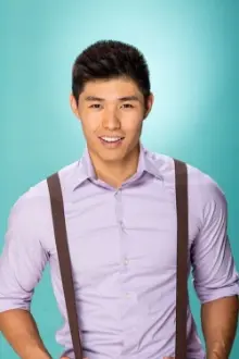 Edmund Truong como: Daniel