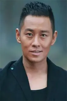 Wang Xiaoyi como: 李占强