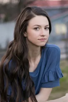 Bethany Davenport como: Fowler