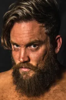 Benjamin Maurice Webb como: Trent Seven