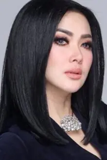 Syahrini como: Ayu