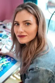 Lisa Hanawalt como: Self - Artist & Writer