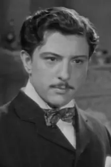 Arif Mirzaguliyev como: Kamil