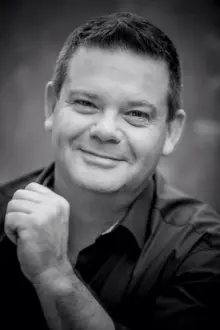 Gary Mehigan como: Himself - Judge & Host