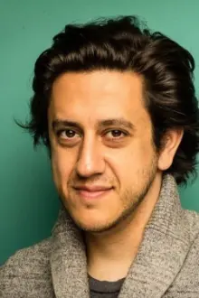 Kris Siddiqi como: Ahmed Siddiqi