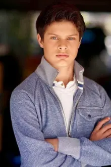 Carson Gay como: Alex