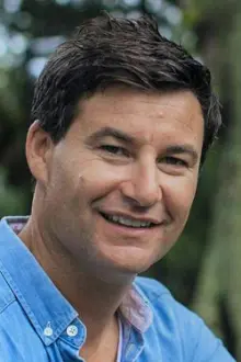 Clarke Gayford como: Self - Presenter