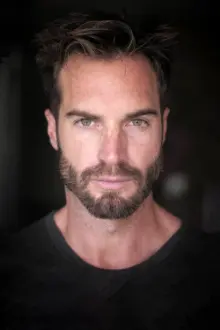 Marc Buckner como: Daniel Weber