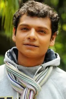 Bhushan Kadu como: Himself - Contestant