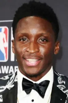 Victor Oladipo como: 