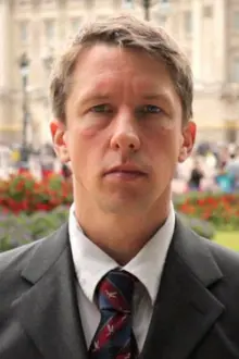 Tom Walker como: Jonathan Pie