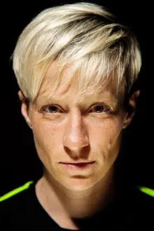 Megan Rapinoe como: Megan Rapinoe (voice)