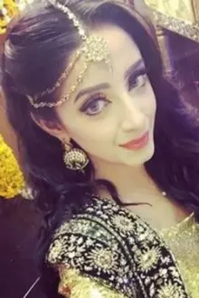 Sanam Chaudhry como: Sitara