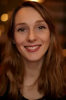 Pauline Clément como: Emma