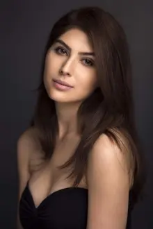 Elnaaz Norouzi como: Natasha