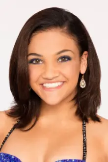 Laurie Hernandez como: 