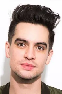 Brendon Urie como: Vocals, Guitar and Piano