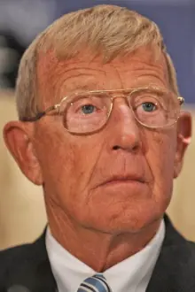 Lou Holtz como: 