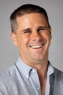 Dan Pfeiffer como: Self - Host