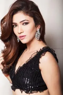 Ridhima Pandit como: Devina Kapoor