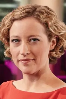 Cathy Newman como: Self (archive footage)