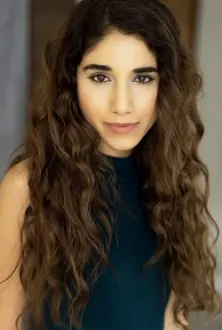 Noor Razooky como: Regan Paine