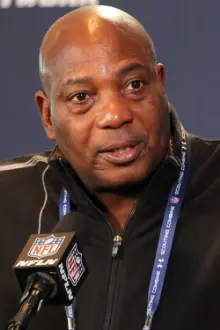 Ozzie Newsome como: Ele mesmo