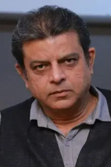 Vinay Varma como: Nagendar Kumar