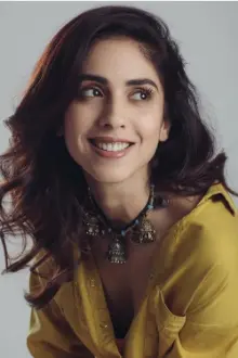 Pooja Bhamrah como: Sana Vartak