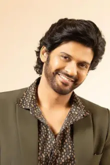 Naveen Polishetty como: TJ, Tej Kiran