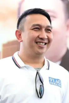 Augie Fantinus como: Ateng/Agung