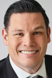 Mark Labbett como: Himself - Chaser