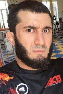 Mamed Khalidov como: Deni Takaev