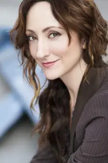 Carmen Cusack como: Julia Sugarbaker