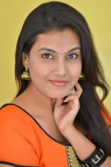 Chandana Raj como: Siri